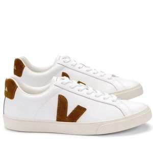 Veja Women’s Esplar logo sneakers (camel)